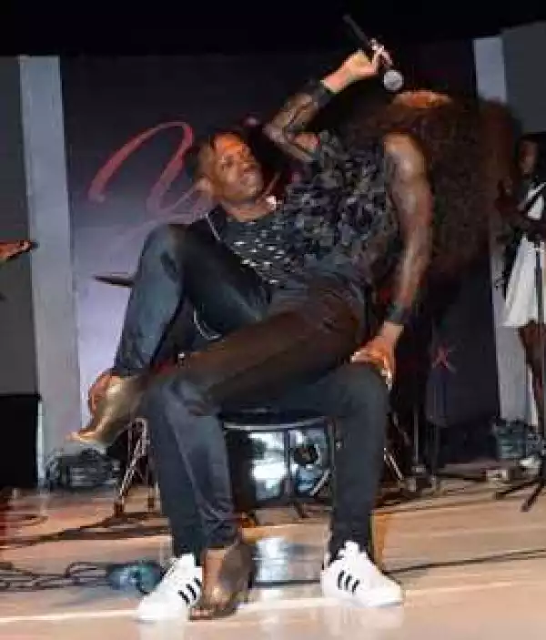 Singer Niyola Giving Male Fan Lap Dance On Stage [Photos]